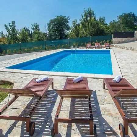 Casa Rovo * Jakici