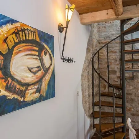 Casa Rovo * Jakici
