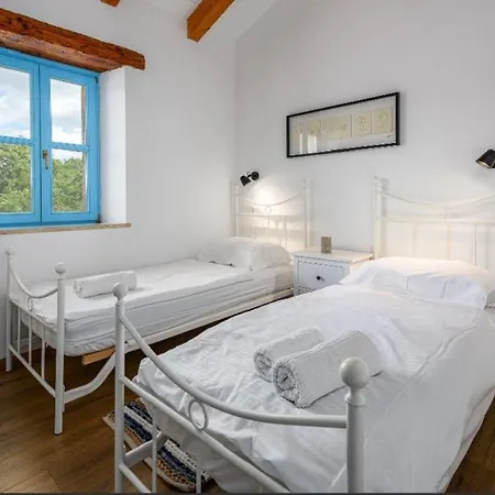 Casa Rovo Jakici
