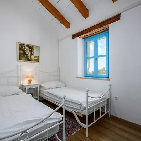 Casa Rovo Jakici
