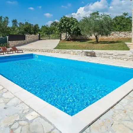Casa Rovo * Jakici